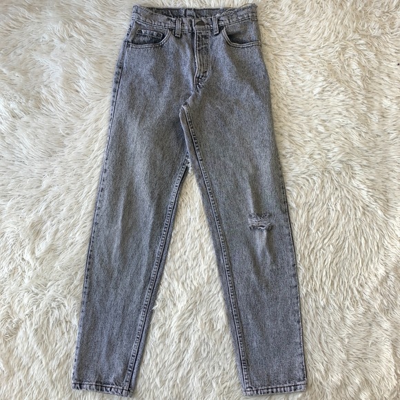 Vintage Levis Jeans Mens 27x30 USA Gray Tapered Distressed Denim Tag 28x32 - Picture 1 of 16